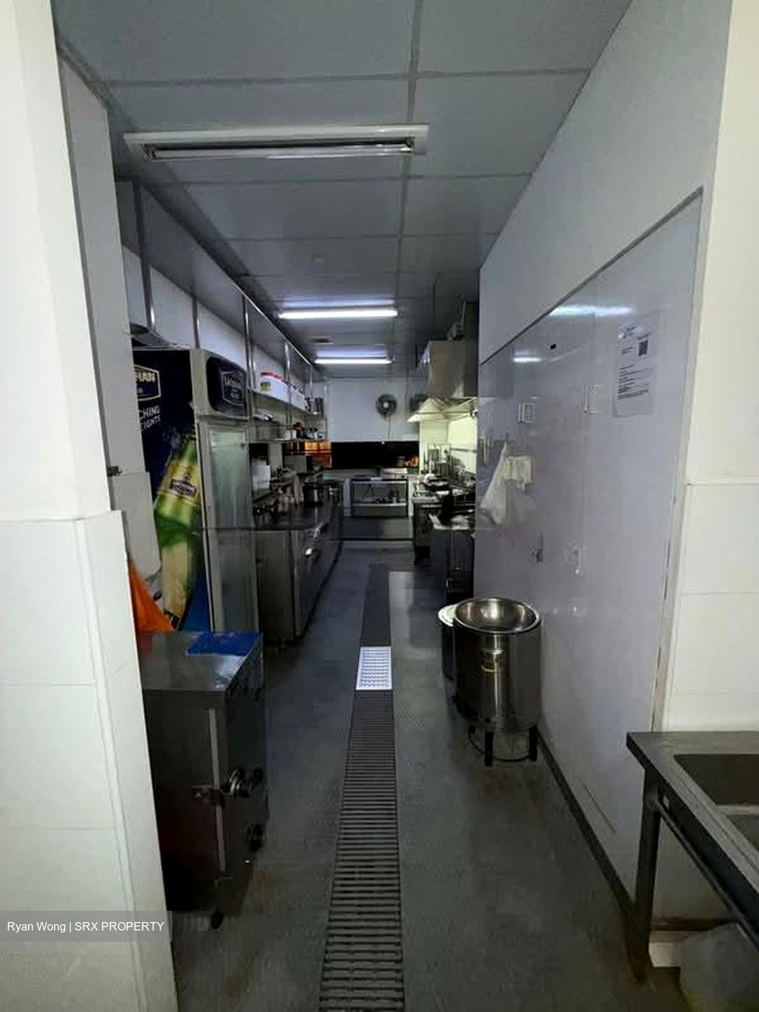 Eastwood Centre (D16), Retail #567515761